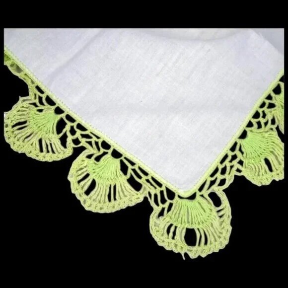 TWO Vintage 40s Handkerchief,  Tatted Linen Hankies, SERIOUS Tatting – Hanky - Picture 16 of 16